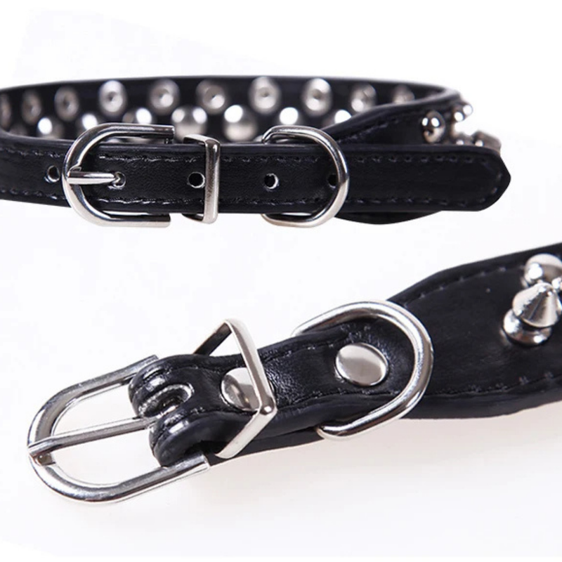 Coleira de Couro Spikes Cravejada para Cães