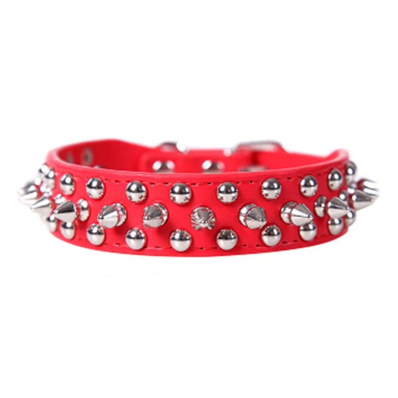Coleira de Couro Spikes Cravejada para Cães