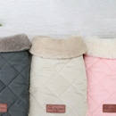 Jaqueta Puff Pet com Gola Aveludada.