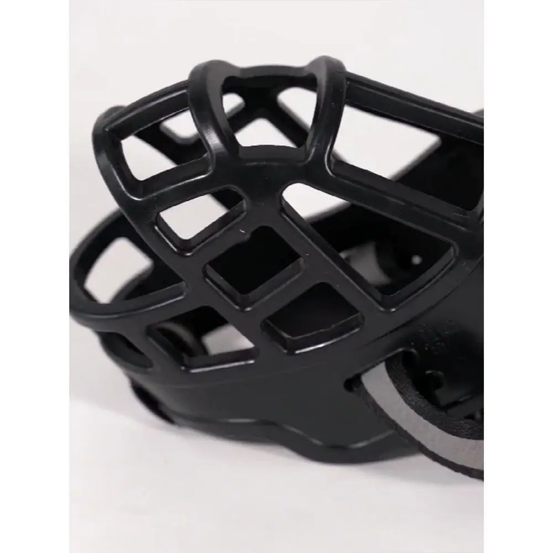 Focinheira Silicone Resistente Preta Ajustável para Cães de Grande Porte
