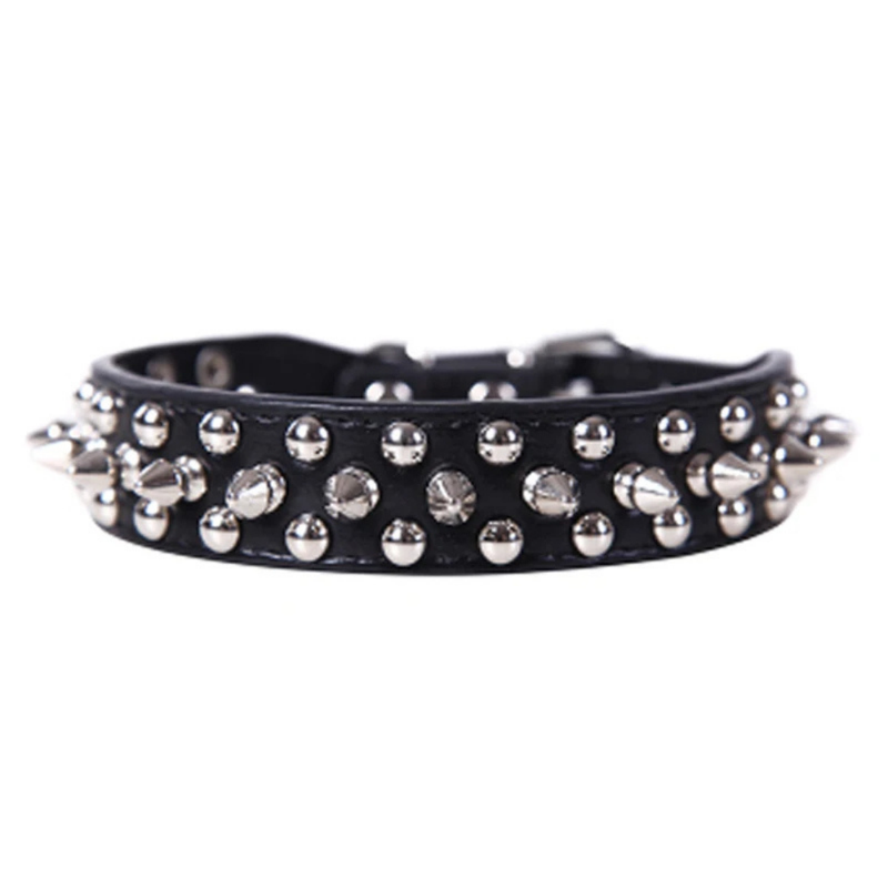 Coleira de Couro Spikes Cravejada para Cães